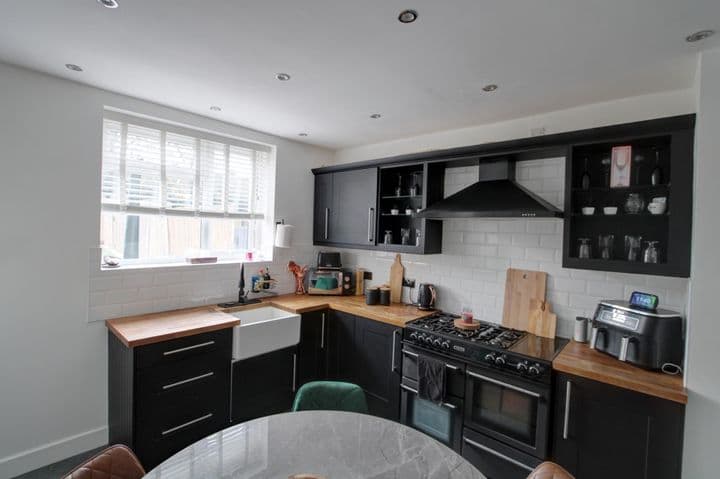 3 bedrooms house for sale in Walsall, United Kingdom - Image 8