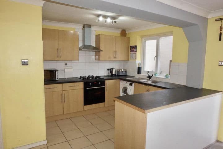 3 bedrooms house for sale in Chatham, United Kingdom - Image 4