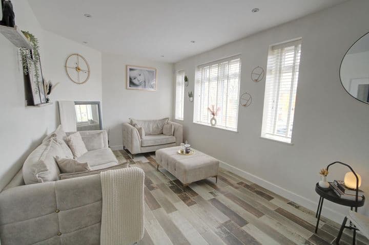 3 bedrooms house for sale in Walsall, United Kingdom - Image 3