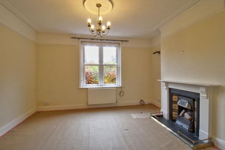 2 bedrooms apartment for sale in Morpeth, United Kingdom - Image 3