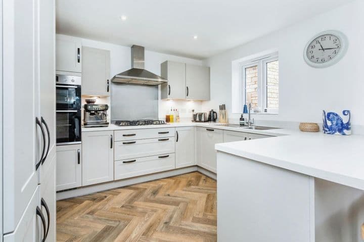 4 bedrooms house for sale in Bicester, United Kingdom - Image 2