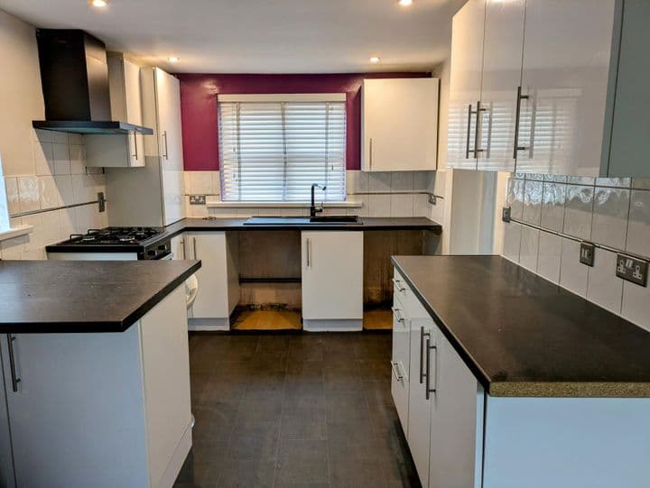 2 bedrooms house for sale in Bradford, United Kingdom - Image 5