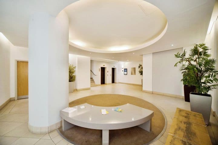 3 bedrooms apartment for sale in London, United Kingdom - Image 8