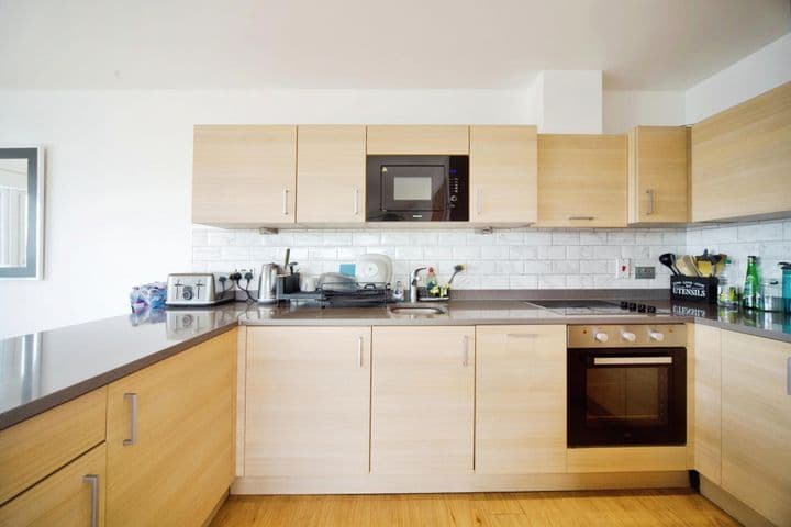 3 bedrooms apartment for sale in London, United Kingdom - Image 6