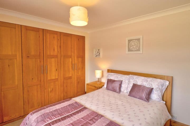 4 bedrooms house for sale in Swindon, United Kingdom - Image 10