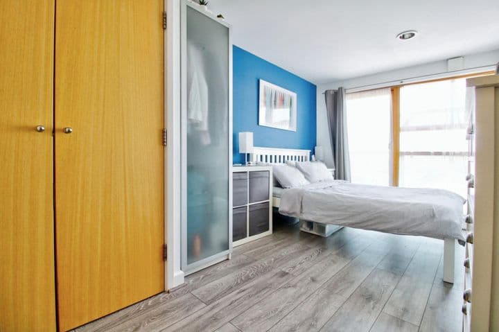 2 bedrooms apartment for sale in Romford, United Kingdom - Image 10