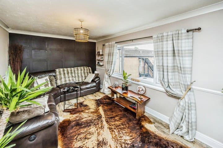 2 bedrooms apartment for sale in Liversedge, United Kingdom - Image 2