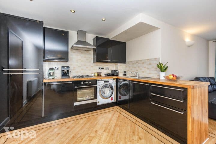 2 bedrooms apartment for sale in Gravesend, United Kingdom - Image 3