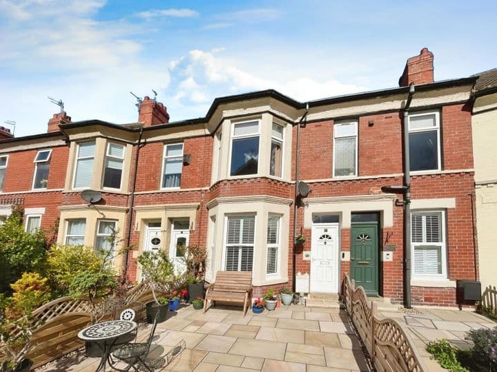 2 bedrooms apartment for sale in Whitley Bay, United Kingdom - Image 2