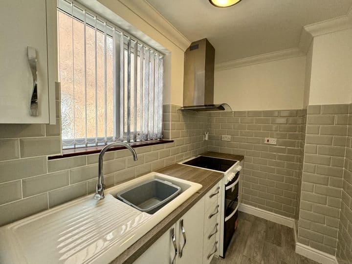 2 bedrooms house for sale in Solihull, United Kingdom - Image 7