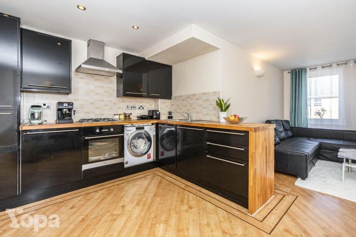 2 bedrooms apartment for sale in Gravesend, United Kingdom - Image 8