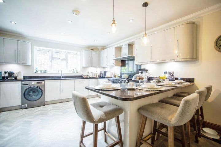 5 bedrooms house for sale in Rochester, United Kingdom - Image 2