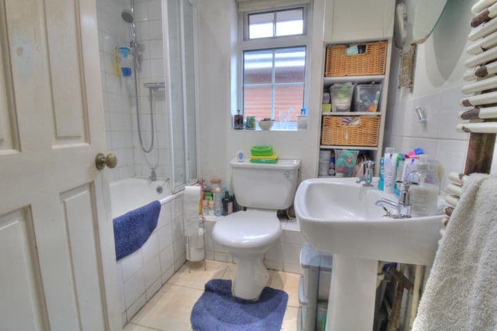 3 bedrooms house for sale in Horley, United Kingdom - Image 9