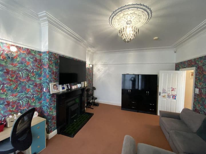 2 bedrooms apartment for sale in Weston-Super-Mare, United Kingdom - Image 4