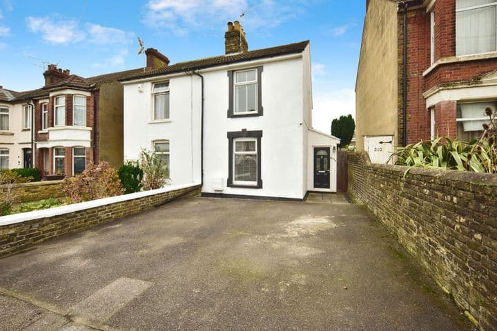 2 bedrooms house for sale in Gillingham, United Kingdom - Image 2