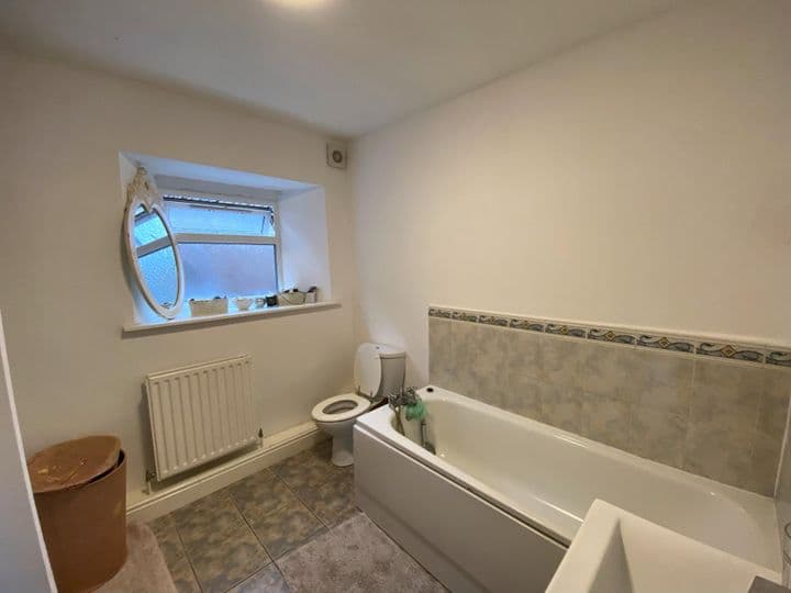 2 bedrooms apartment for sale in Weston-Super-Mare, United Kingdom - Image 9