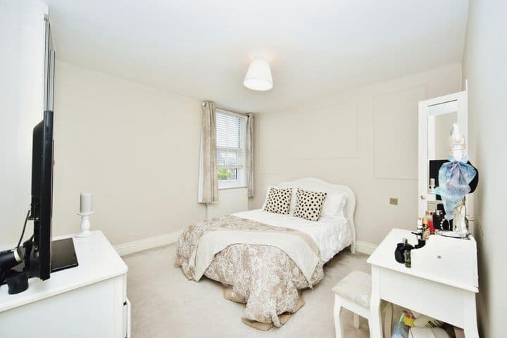 2 bedrooms house for sale in Gillingham, United Kingdom - Image 3