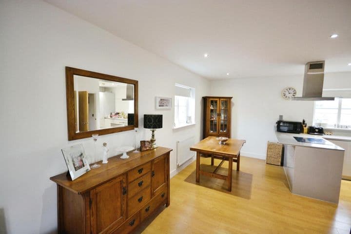 2 bedrooms apartment for sale in Epping, United Kingdom - Image 5