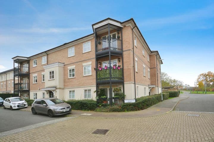 2 bedrooms apartment for sale in Epping, United Kingdom - Image 2