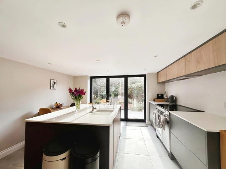 3 bedrooms house for sale in Leeds, United Kingdom - Image 3