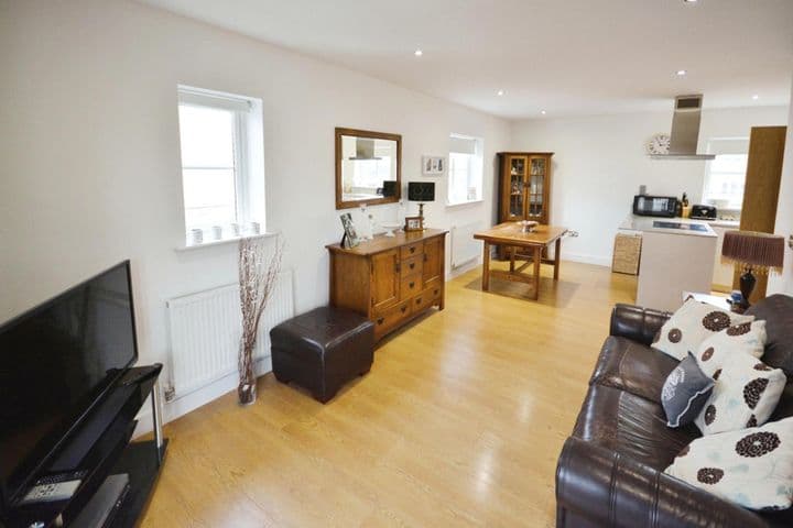 2 bedrooms apartment for sale in Epping, United Kingdom - Image 6