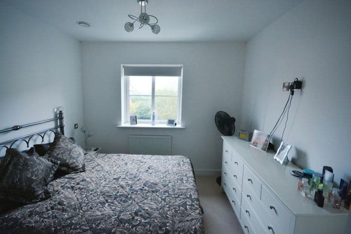 2 bedrooms apartment for sale in Epping, United Kingdom - Image 10