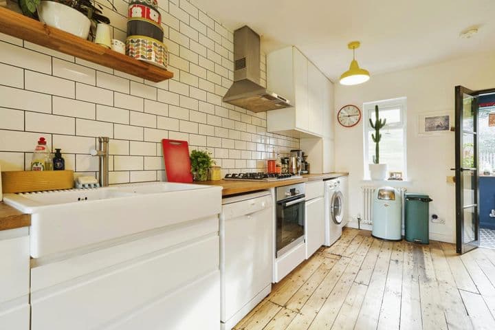 3 bedrooms house for sale in Leeds, United Kingdom - Image 3