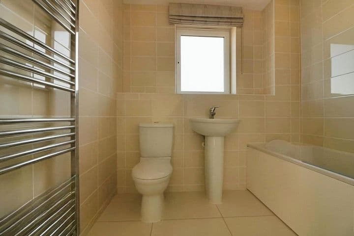 2 bedrooms apartment for sale in Peterborough, United Kingdom - Image 7