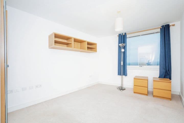 2 bedrooms apartment for sale in Chatham, United Kingdom - Image 9