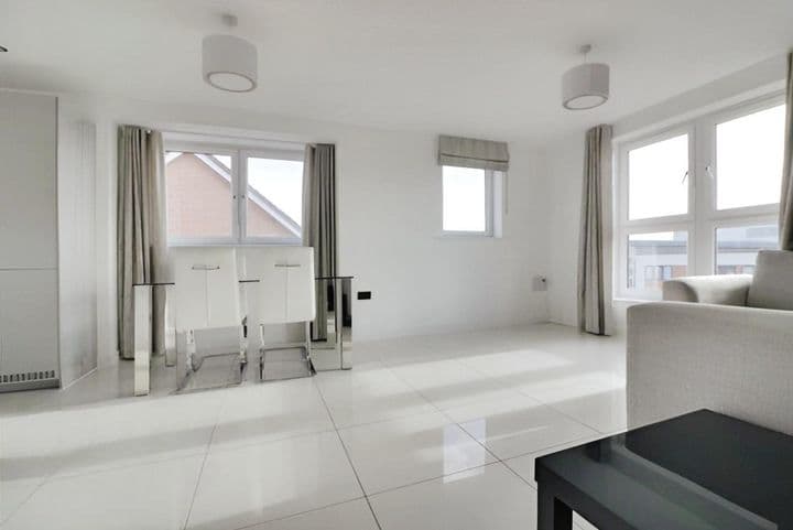 2 bedrooms apartment for sale in Peterborough, United Kingdom - Image 6