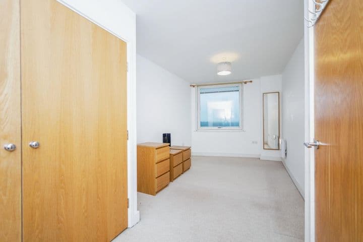 2 bedrooms apartment for sale in Chatham, United Kingdom - Image 5