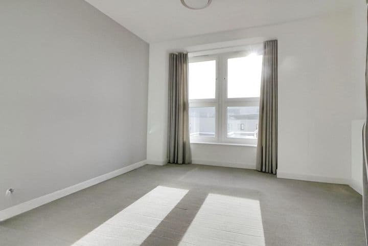 2 bedrooms apartment for sale in Peterborough, United Kingdom - Image 4