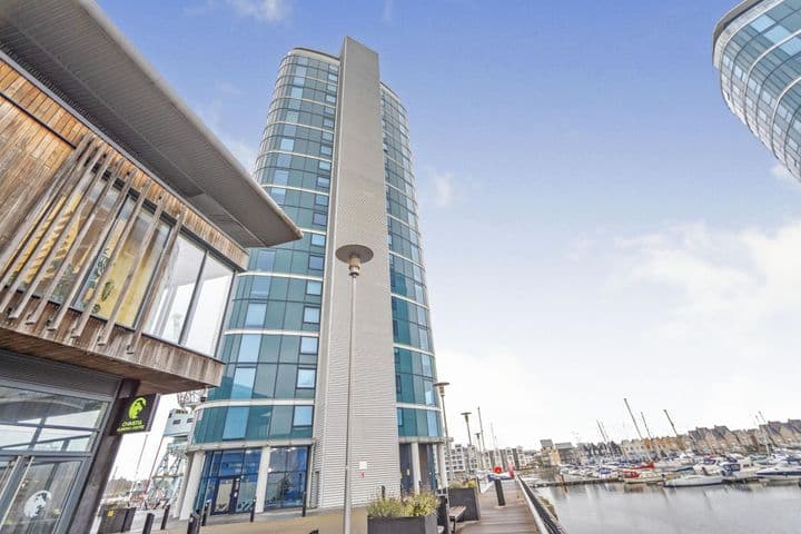 2 bedrooms apartment for sale in Chatham, United Kingdom - Image 2