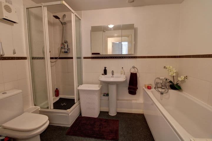 2 bedrooms apartment for sale in Ipswich, United Kingdom - Image 12