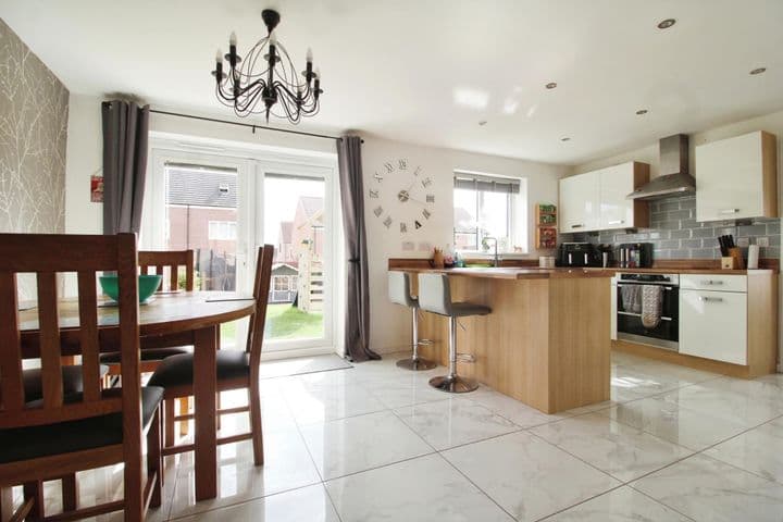 4 bedrooms house for sale in Castleford, United Kingdom - Image 3