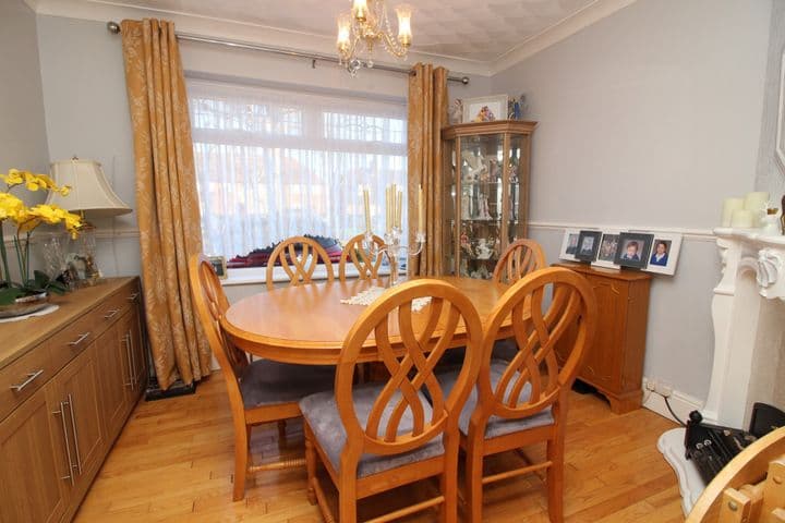 2 bedrooms house for sale in Dagenham, United Kingdom - Image 8