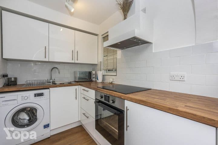 Apartment for sale in Greenhithe, United Kingdom - Image 5