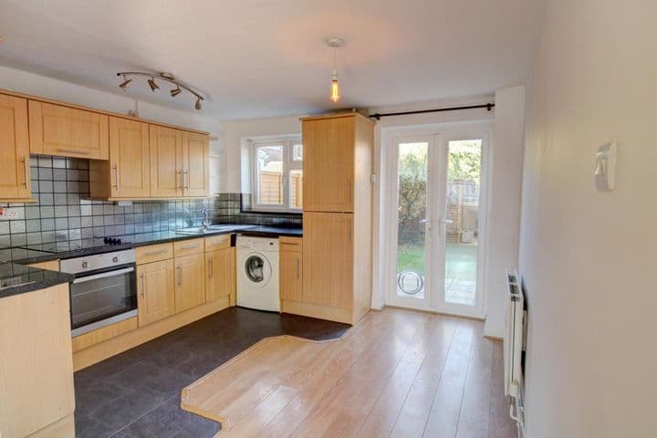 2 bedrooms house for sale in Horsham, United Kingdom - Image 3