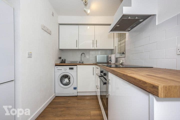 Apartment for sale in Greenhithe, United Kingdom - Image 10