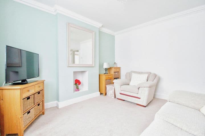 2 bedrooms house for sale in Romford, United Kingdom - Image 8