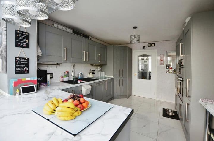 4 bedrooms house for sale in Sheffield, United Kingdom - Image 7