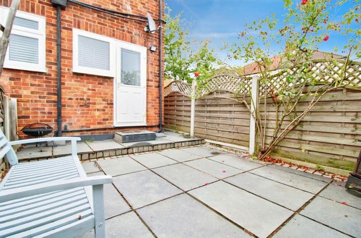 2 bedrooms house for sale in Romford, United Kingdom - Image 5