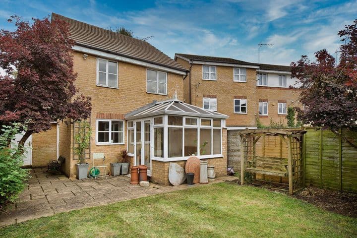 3 bedrooms house for sale in London, United Kingdom - Image 3