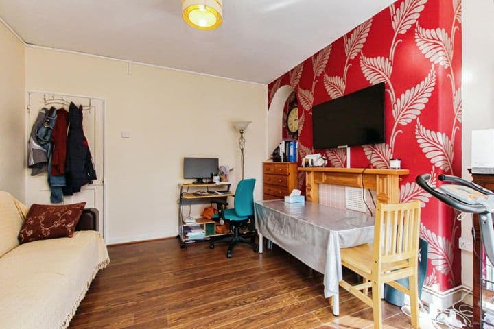 2 bedrooms apartment for sale in London, United Kingdom - Image 6