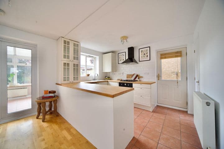 3 bedrooms house for sale in London, United Kingdom - Image 11