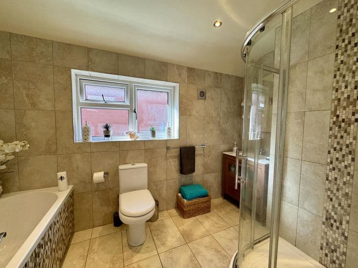 4 bedrooms house for sale in Solihull, United Kingdom - Image 12