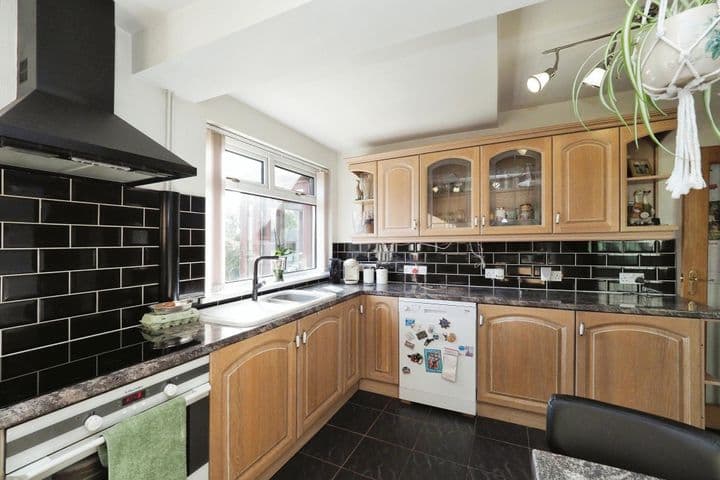 3 bedrooms house for sale in Sutton-In-Ashfield, United Kingdom - Image 5