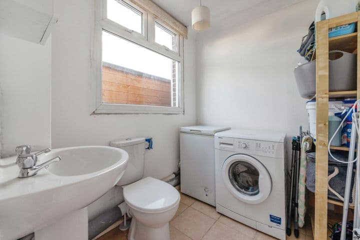 3 bedrooms house for sale in Basildon, United Kingdom - Image 8