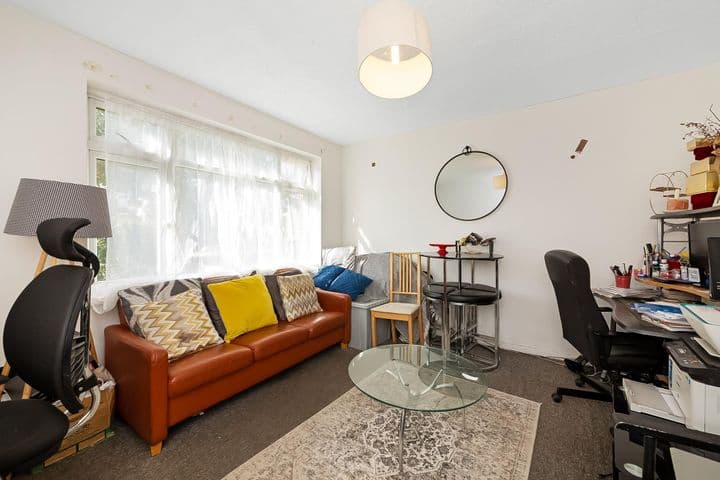 2 bedrooms apartment for sale in London, United Kingdom - Image 7