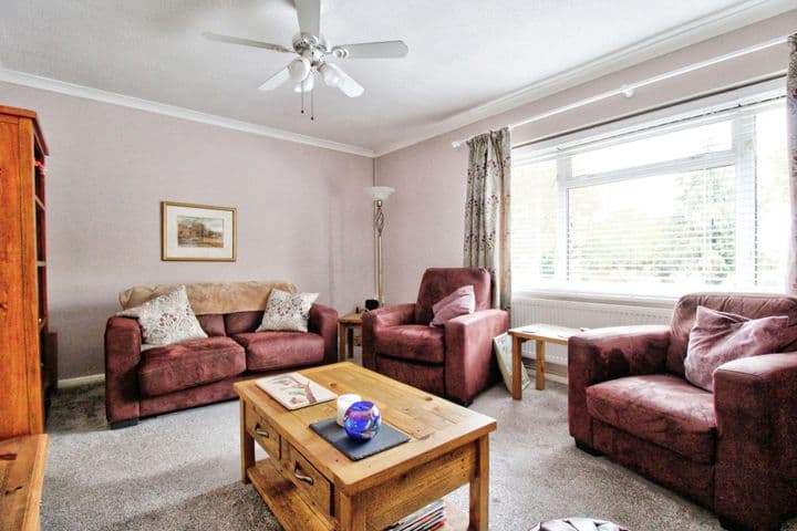 2 bedrooms house for sale in Romford, United Kingdom - Image 11